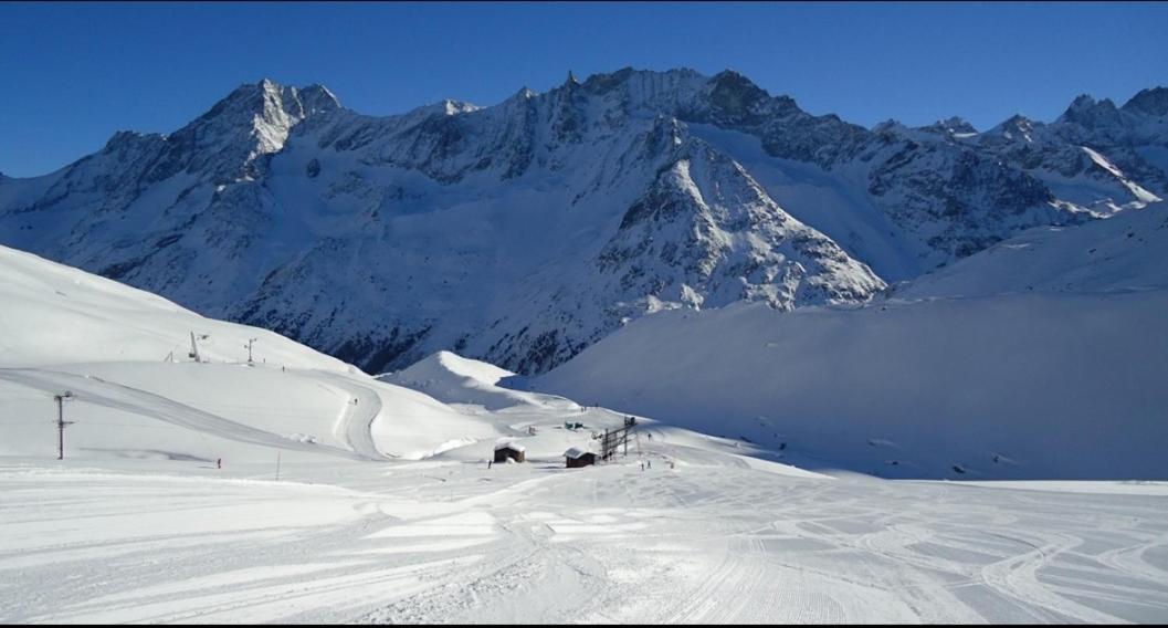 Le Panorama - Appartement à Arolla face aux montagnes à 150m des pistes Evolène Exterior foto